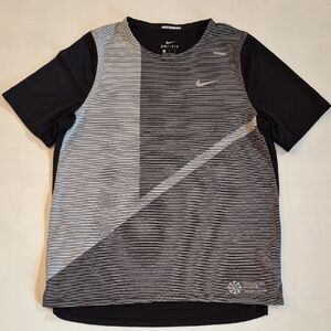 Nike Black and Gray Short Sleeve Tee with Modern Design